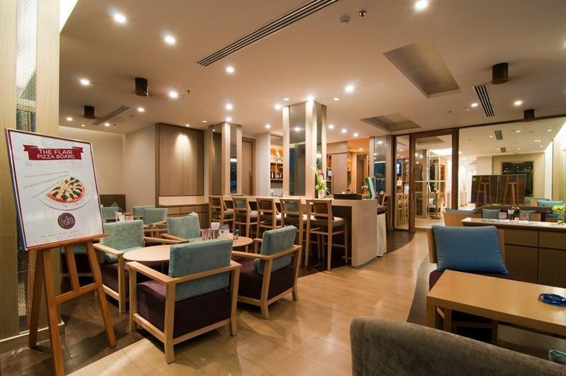 Ashlee Plaza Patong Hotel & Spa Restaurant foto